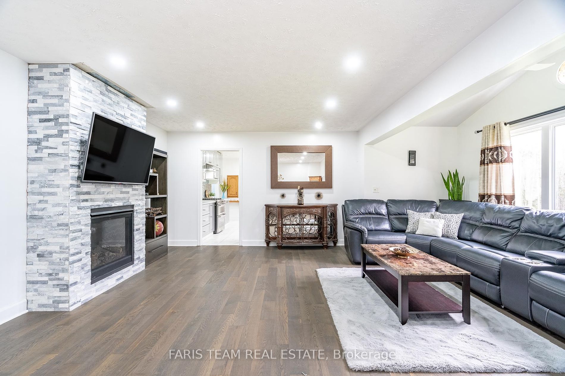 66 Hawthorn Pl