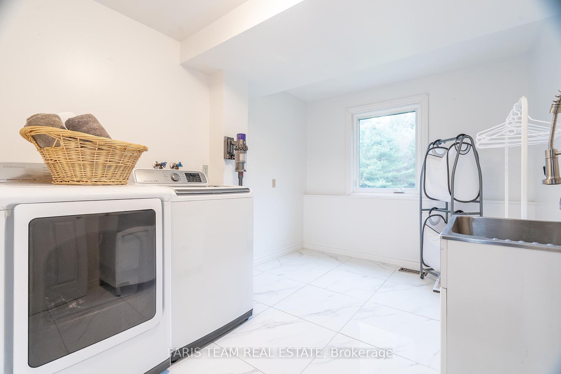 66 Hawthorn Pl