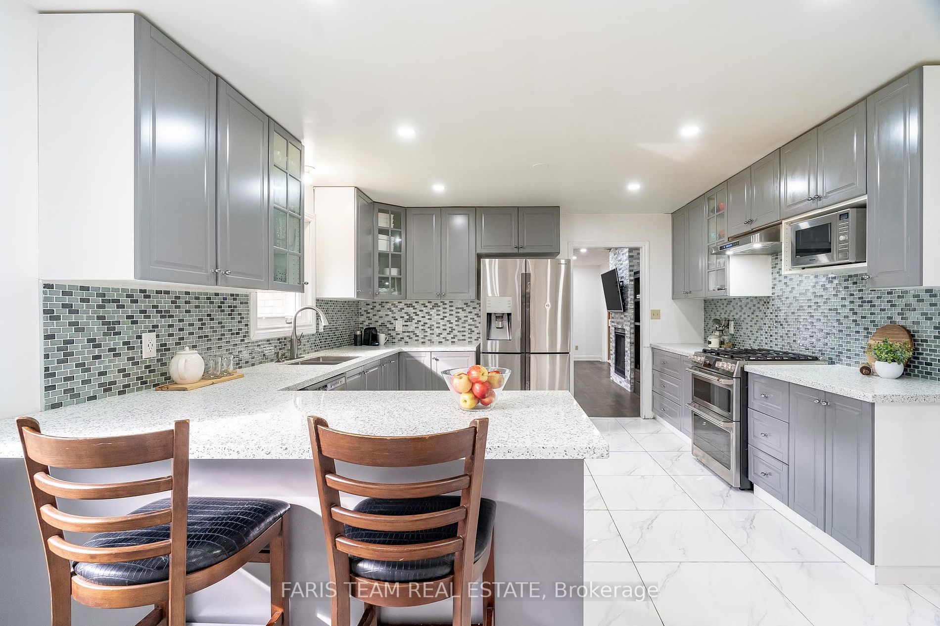 66 Hawthorn Pl