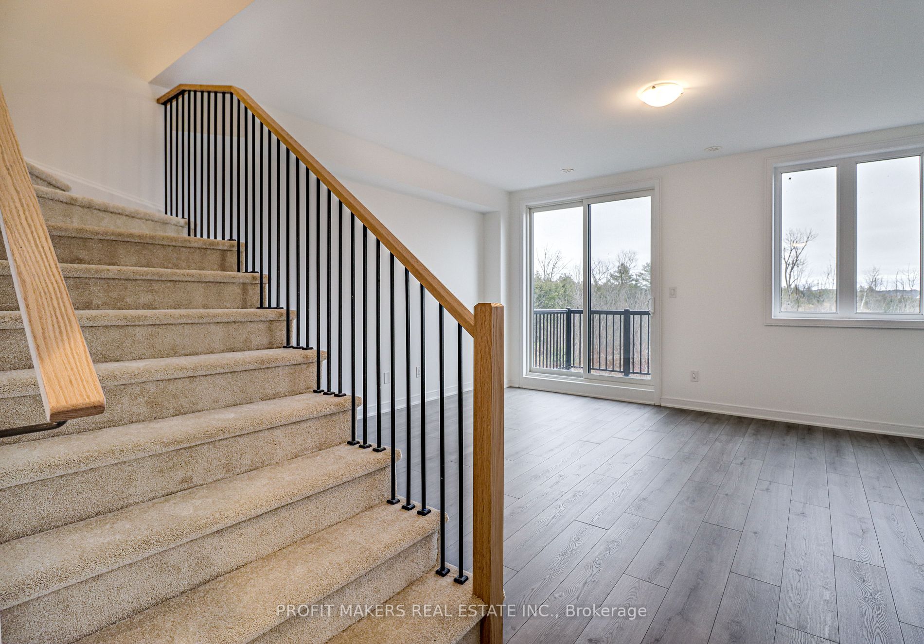 60 Blue Forest Cres