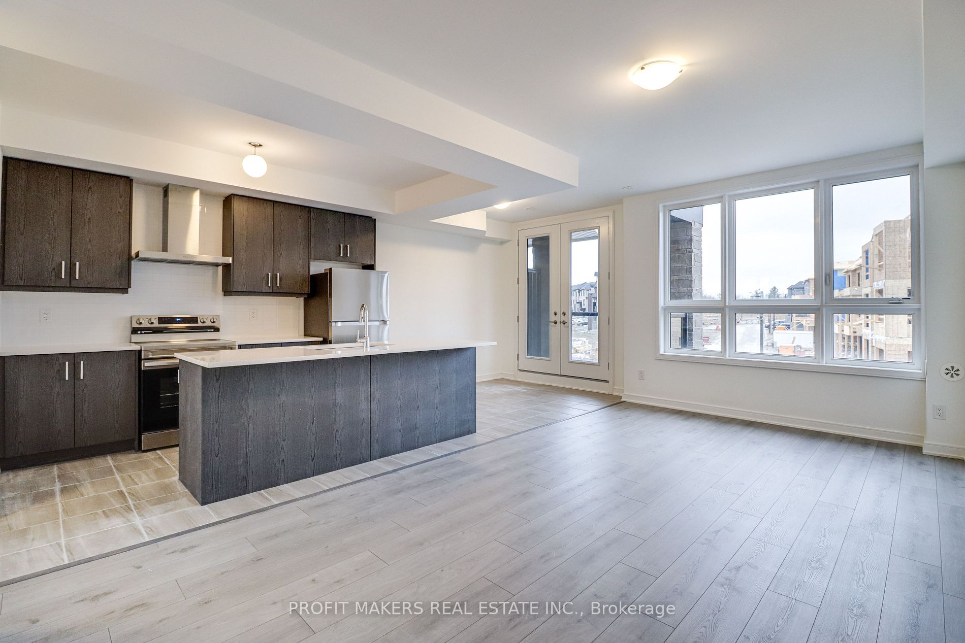 60 Blue Forest Cres
