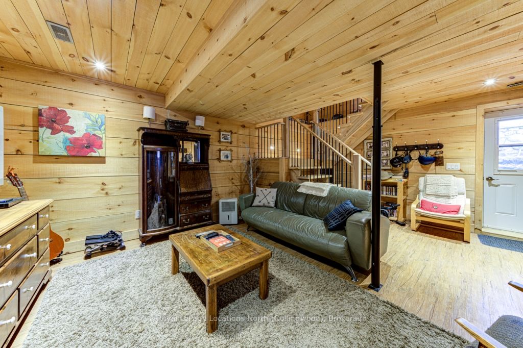2121 Tiny Beaches Rd