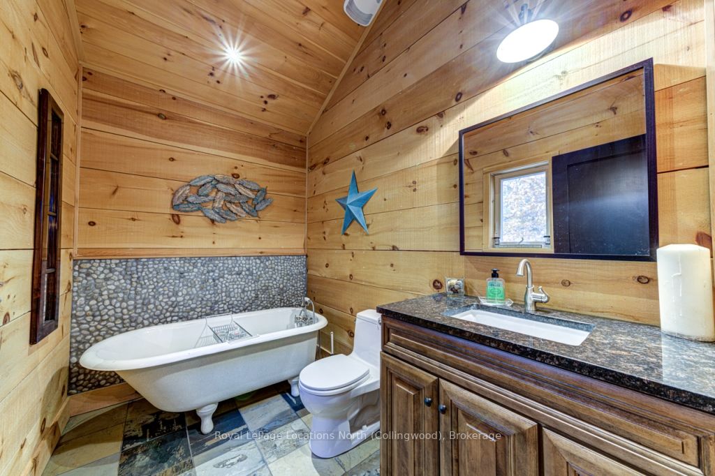 2121 Tiny Beaches Rd