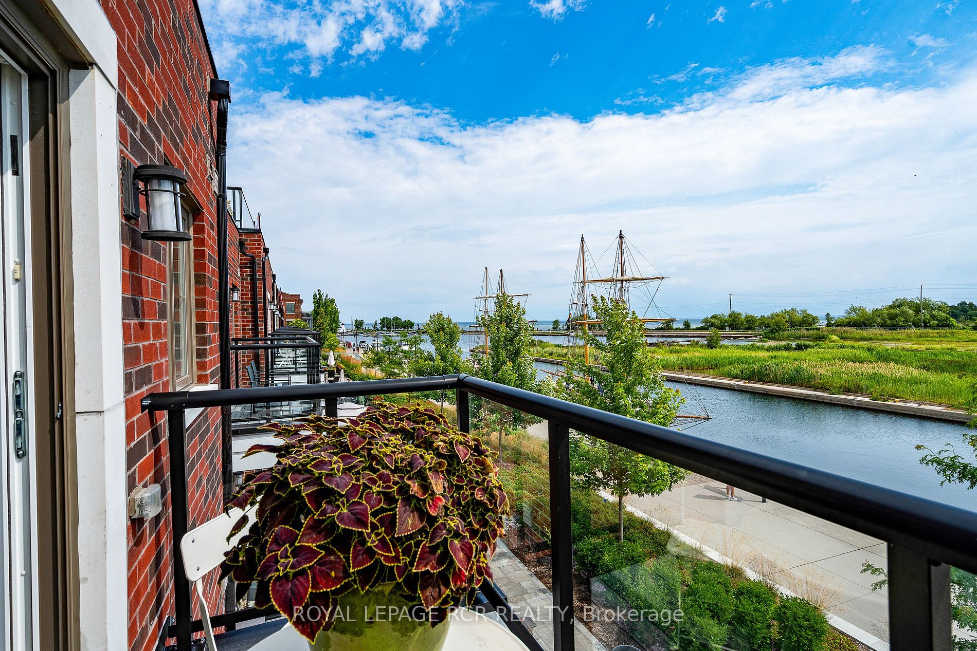 31 Emerson Mews, #3