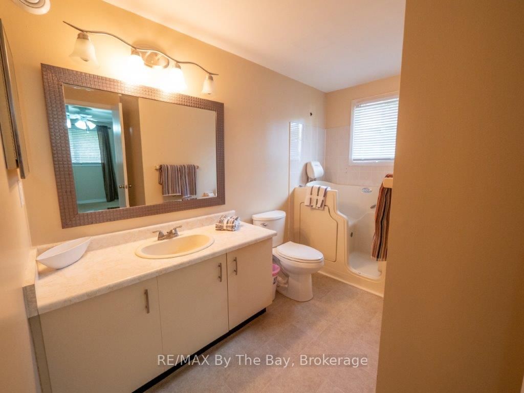 755 Algonquin Dr