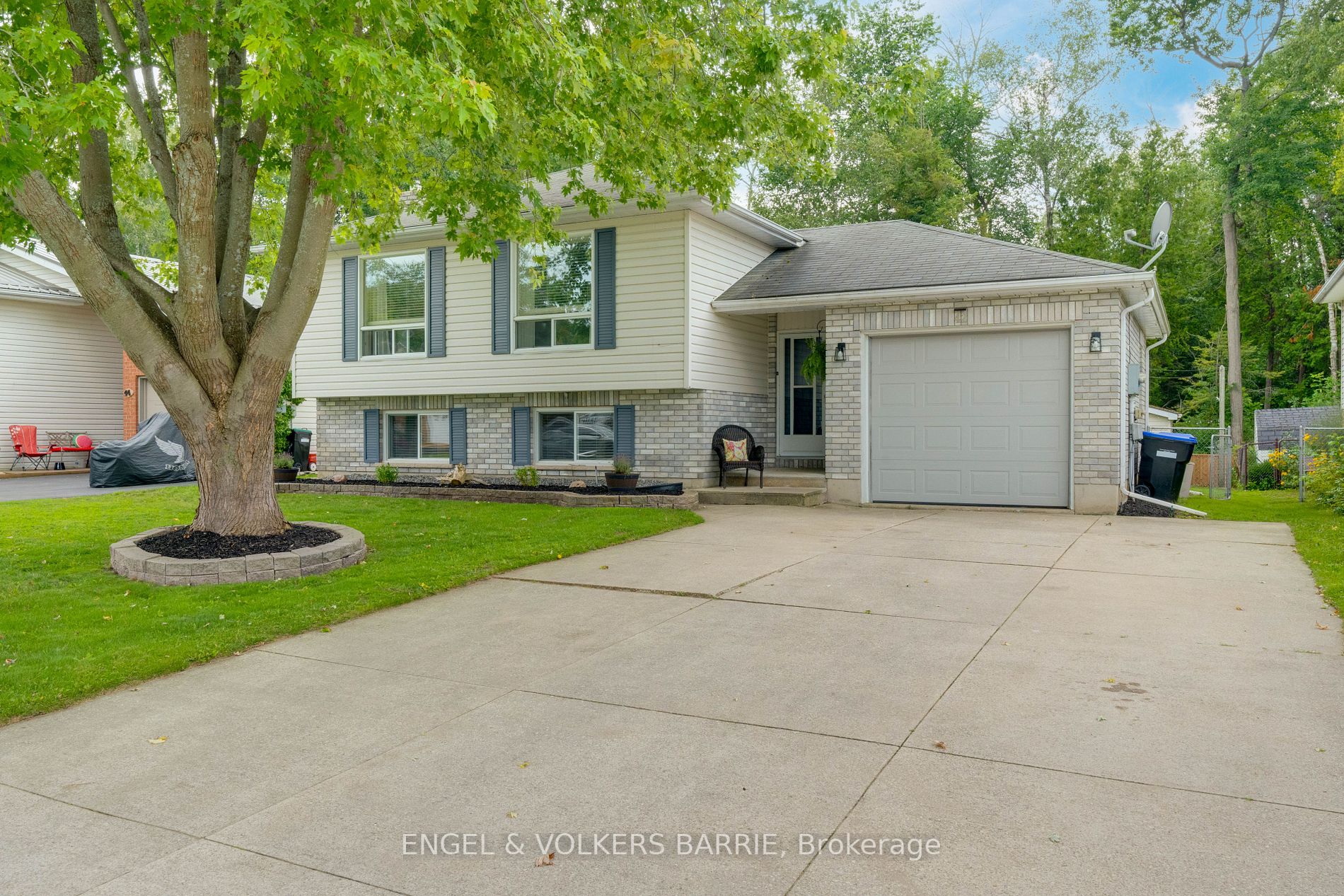 42 Innisbrook Dr
