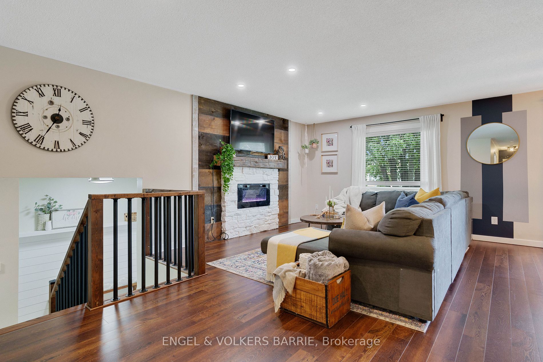 42 Innisbrook Dr