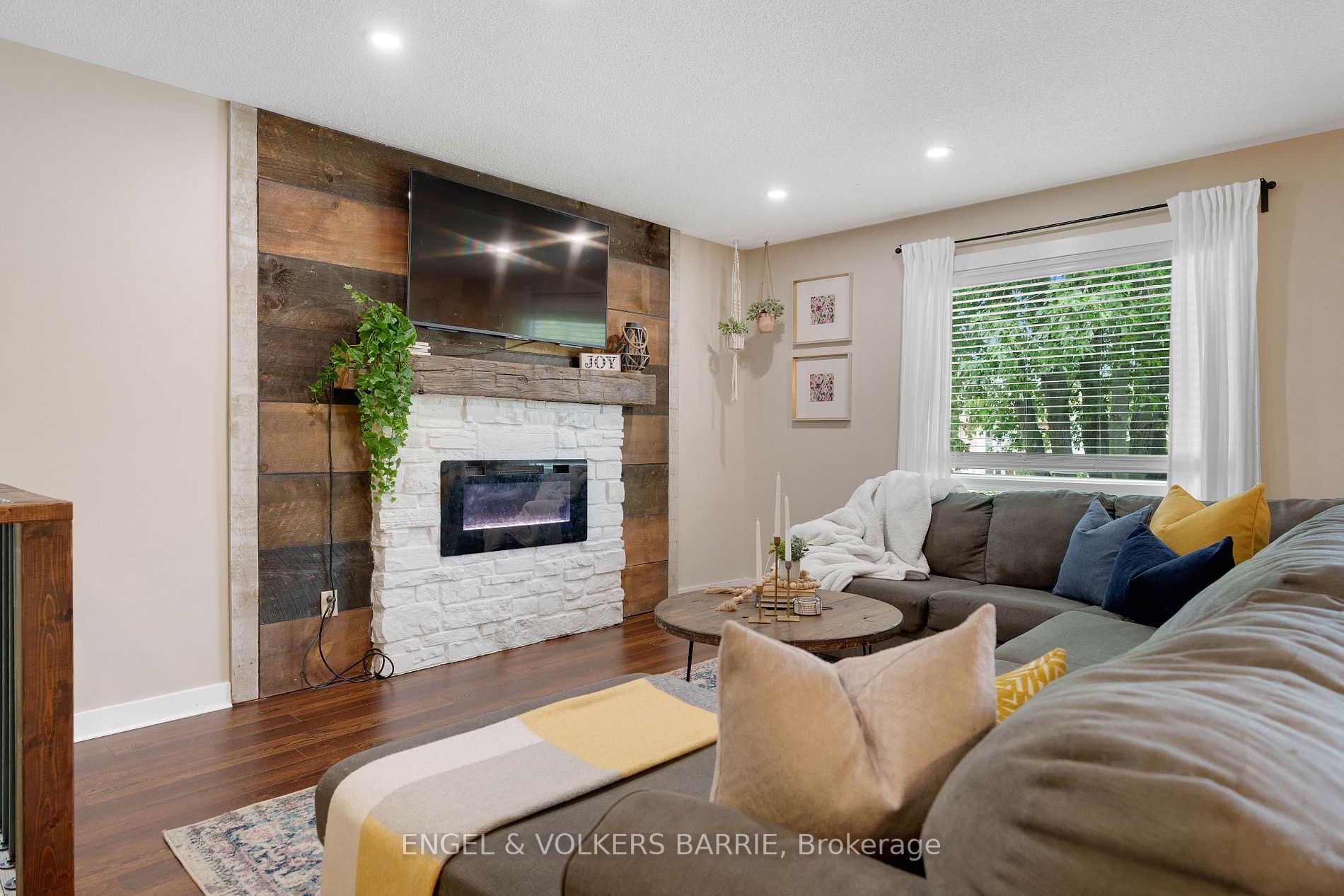 42 Innisbrook Dr