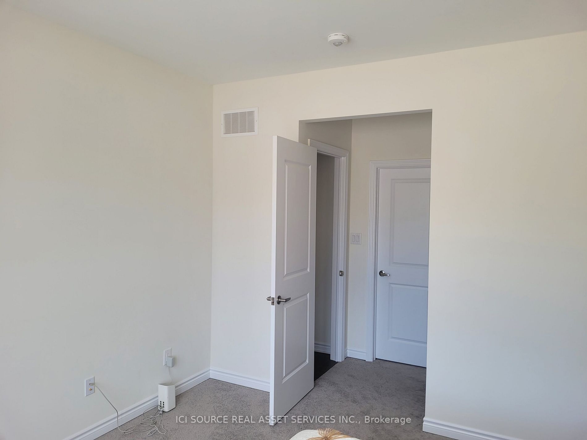 28 Simona Ave