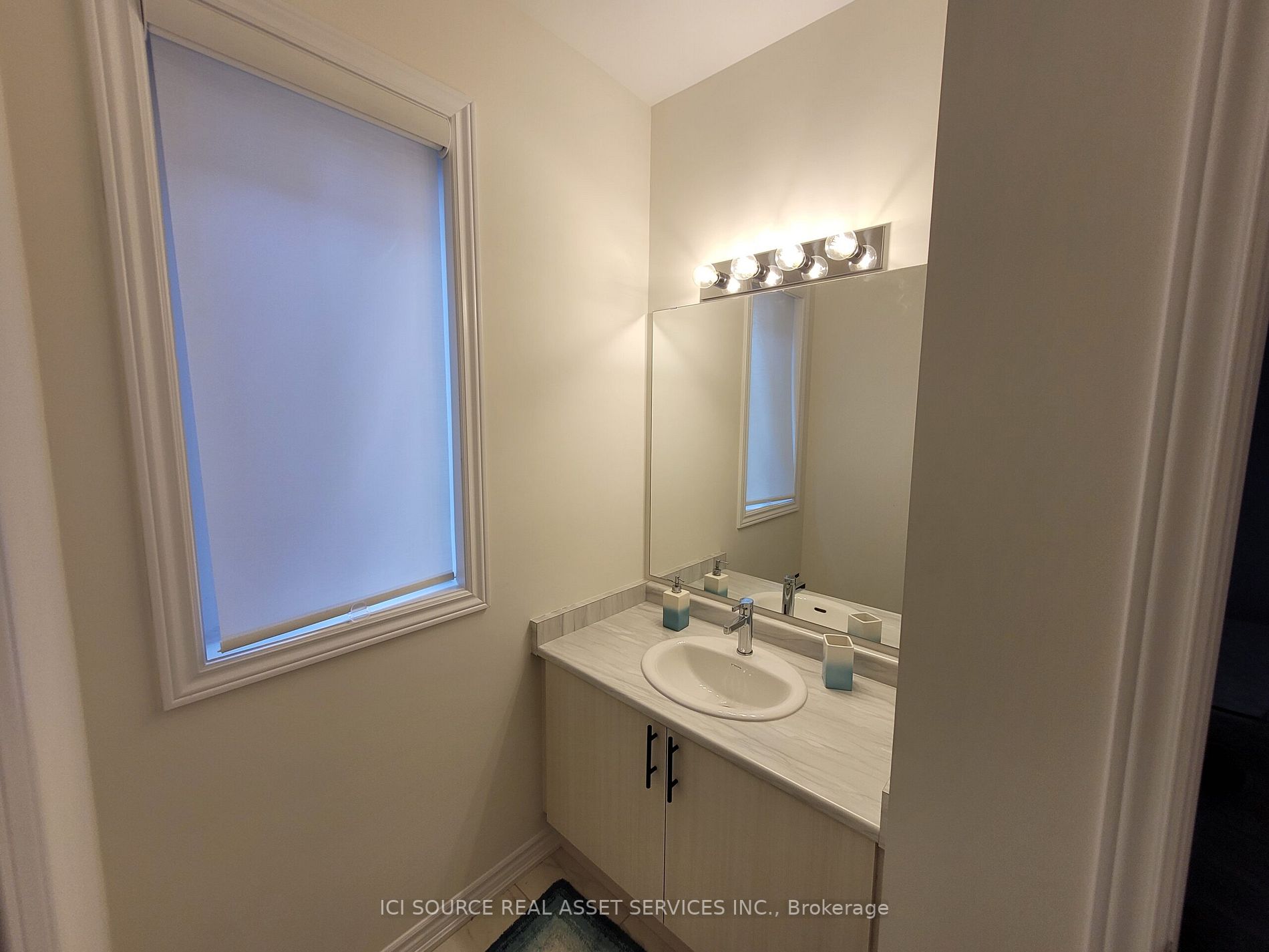 28 Simona Ave