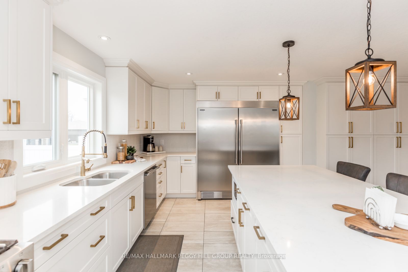 4 Cheslock Cres