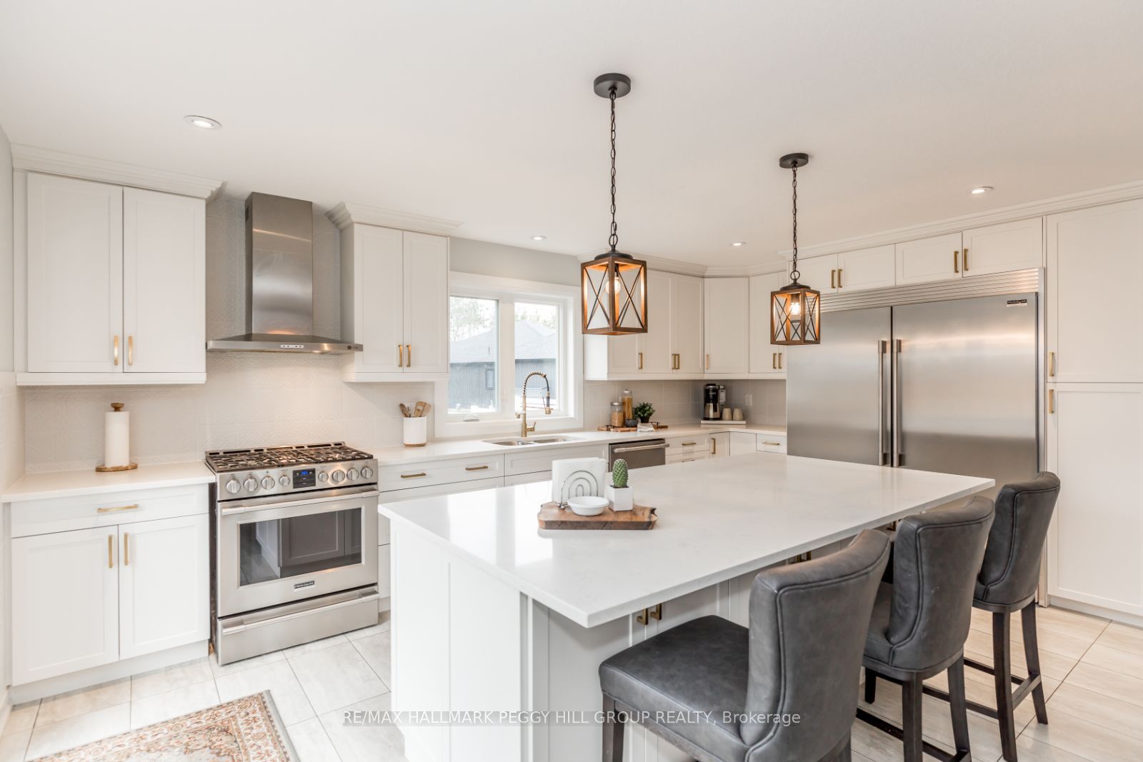 4 Cheslock Cres