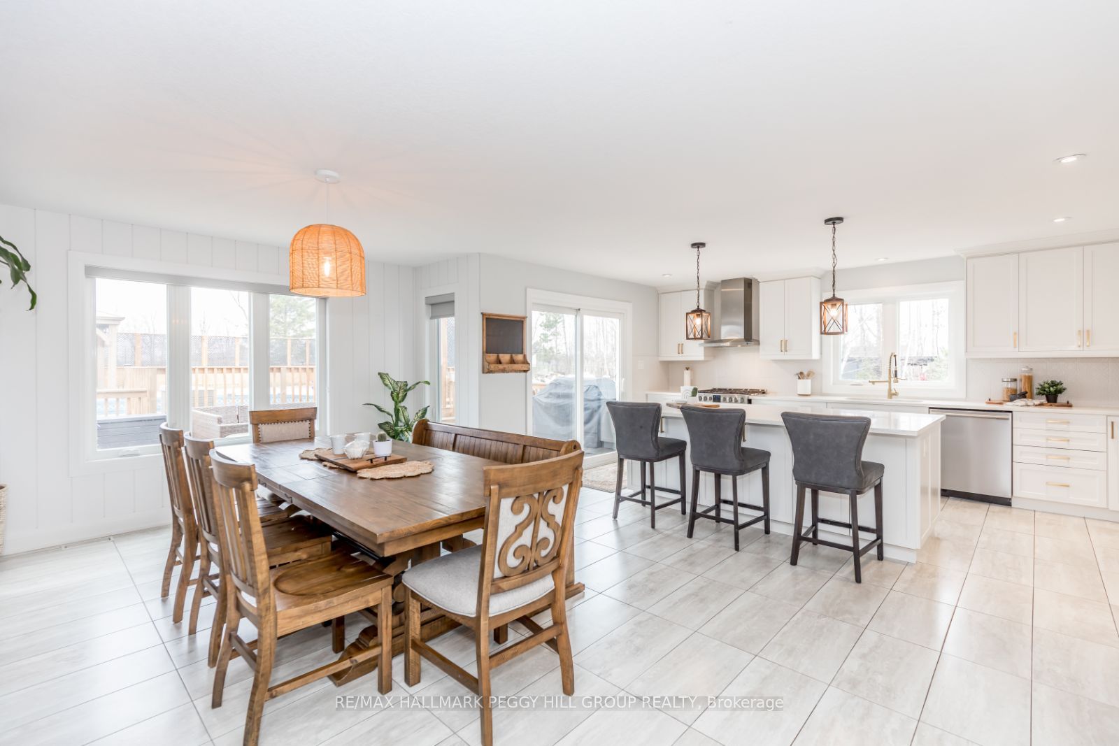 4 Cheslock Cres