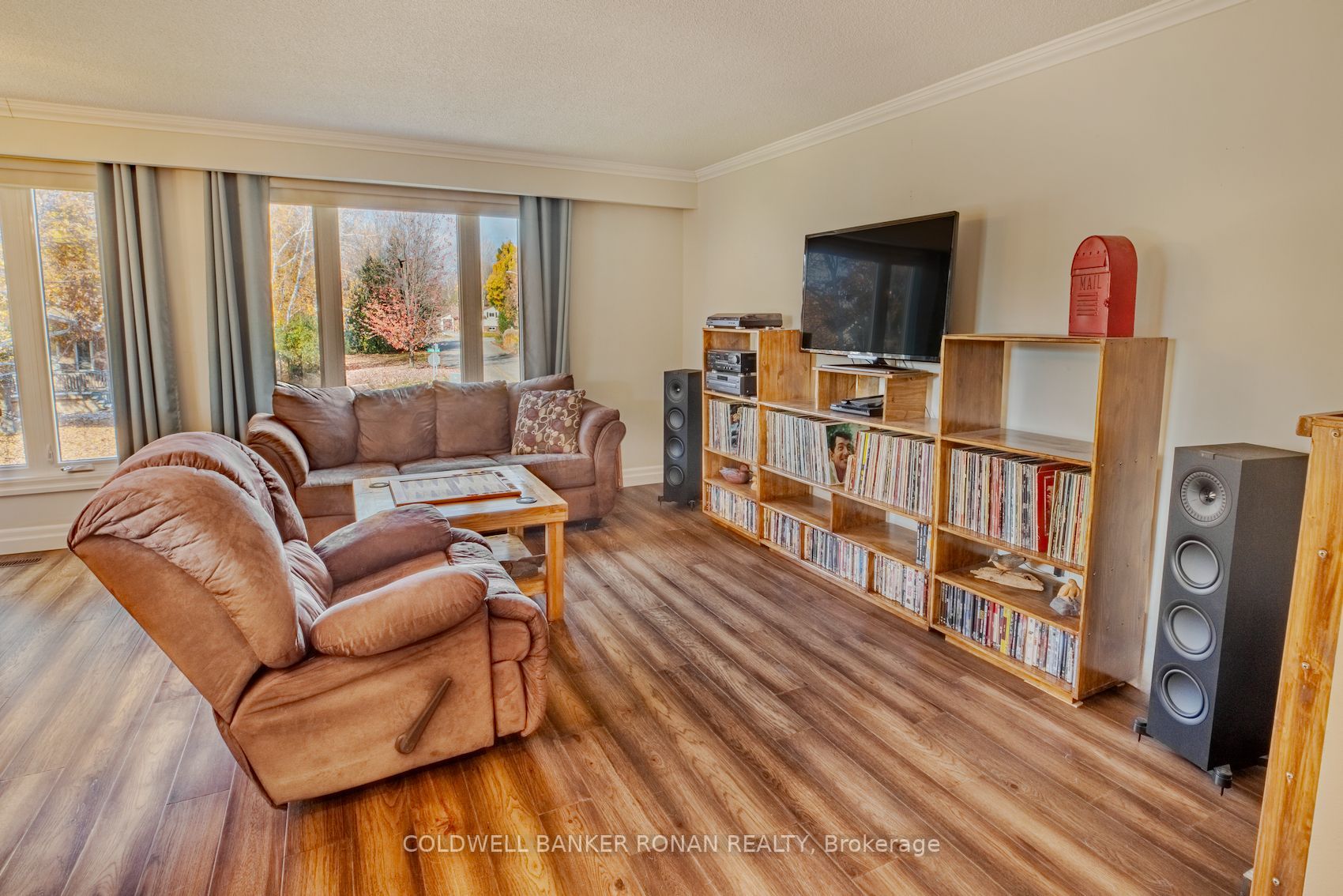 43 Lankin Blvd