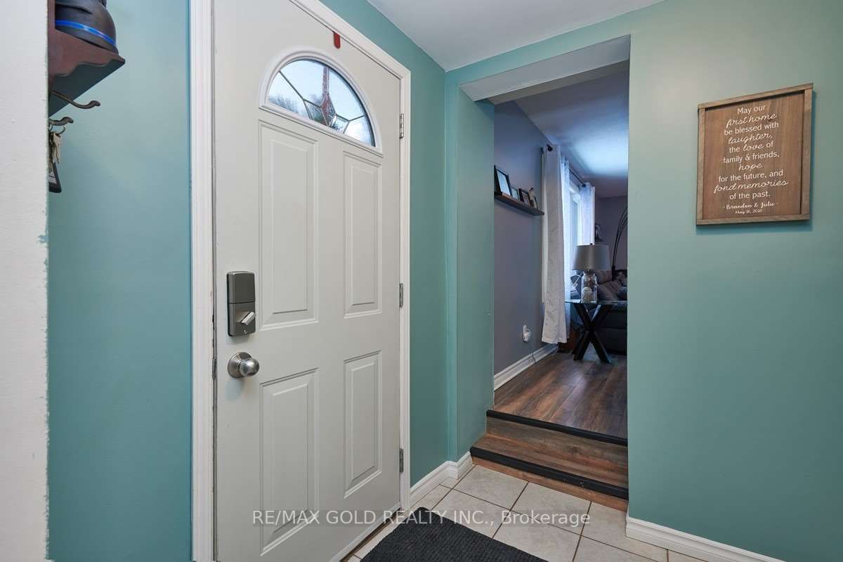 89 Simcoe St