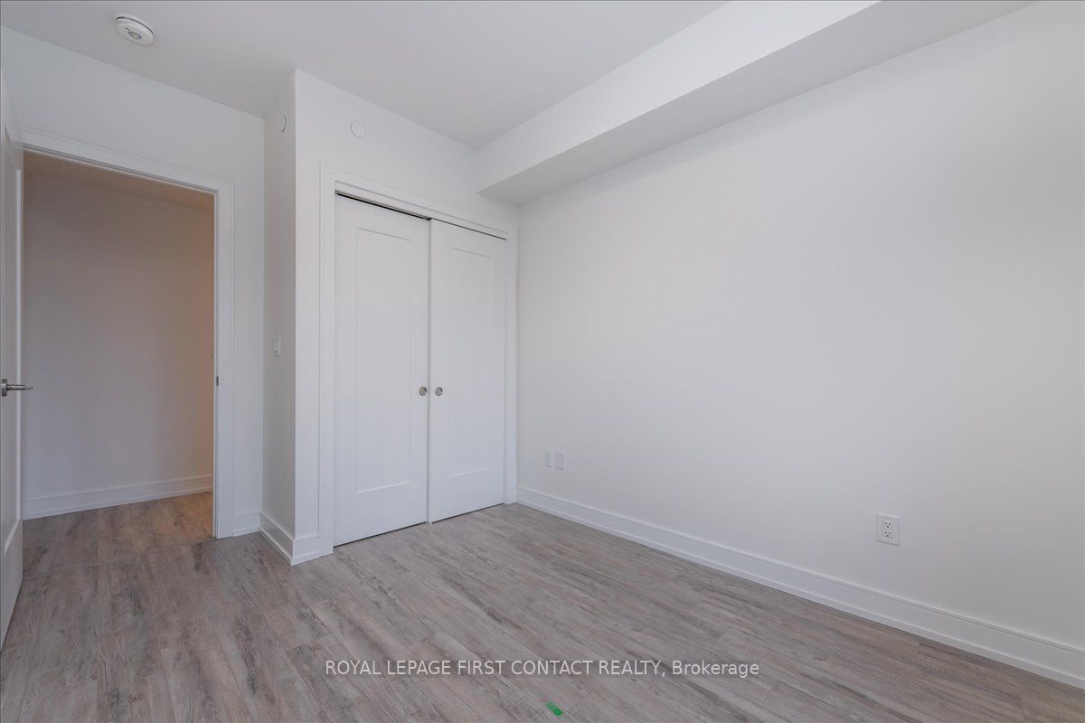 185 Dunlop St E, #416