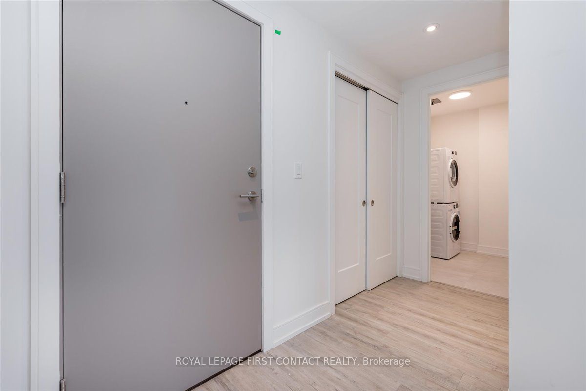 185 Dunlop St E, #416