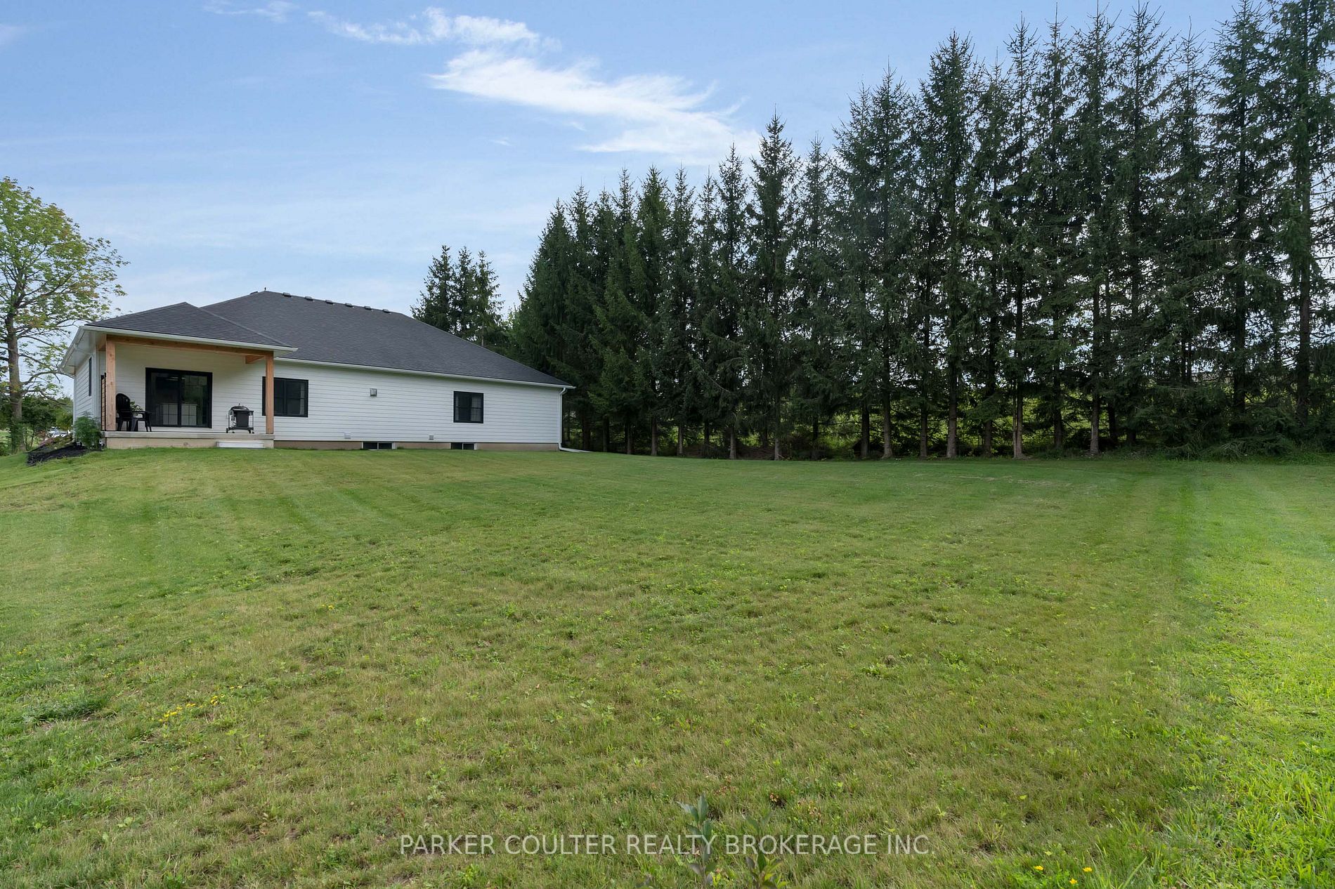 366 Moonstone Rd E