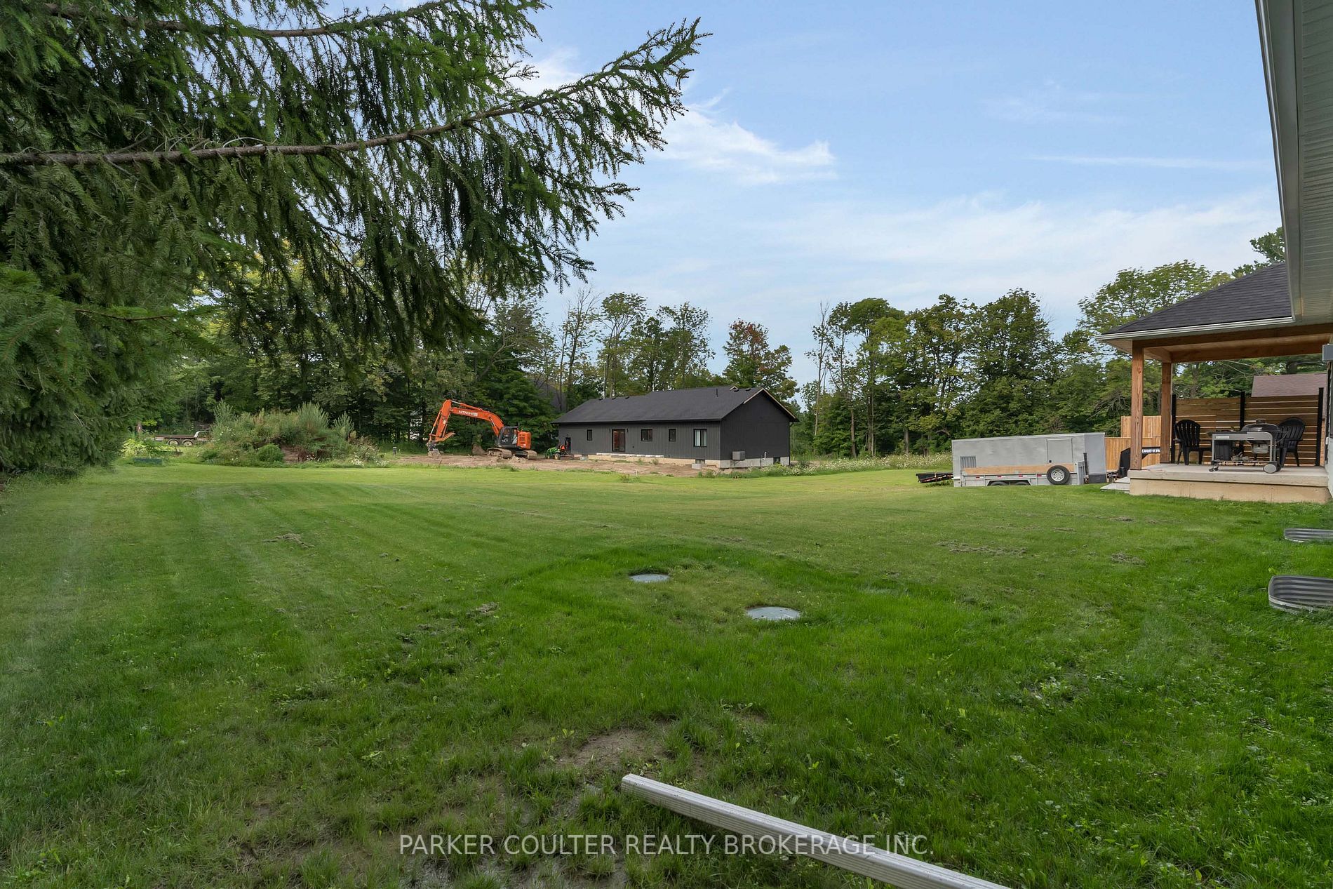 366 Moonstone Rd E