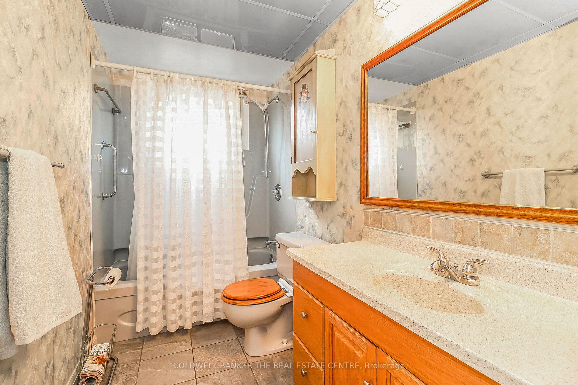 92 Collete Cres