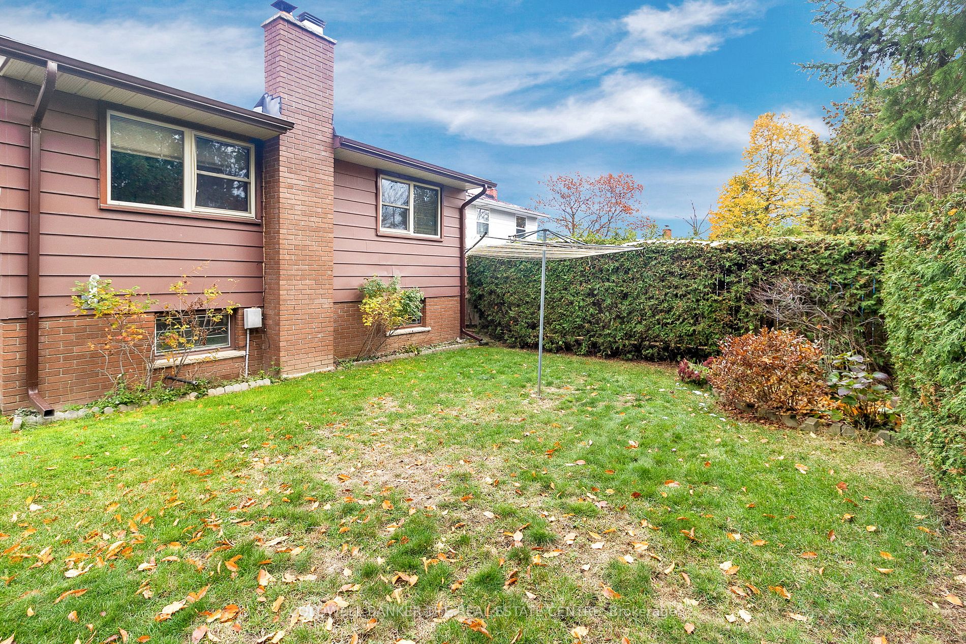 92 Collete Cres