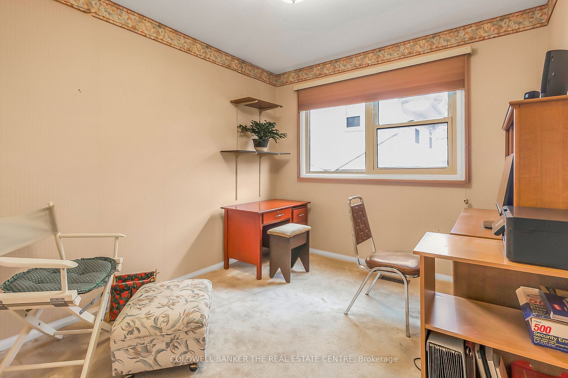 92 Collete Cres