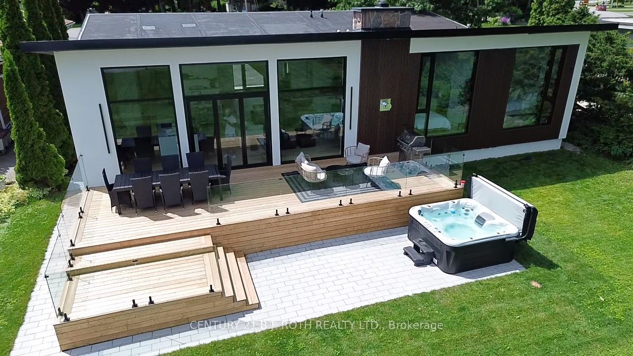 655 Glen Cres