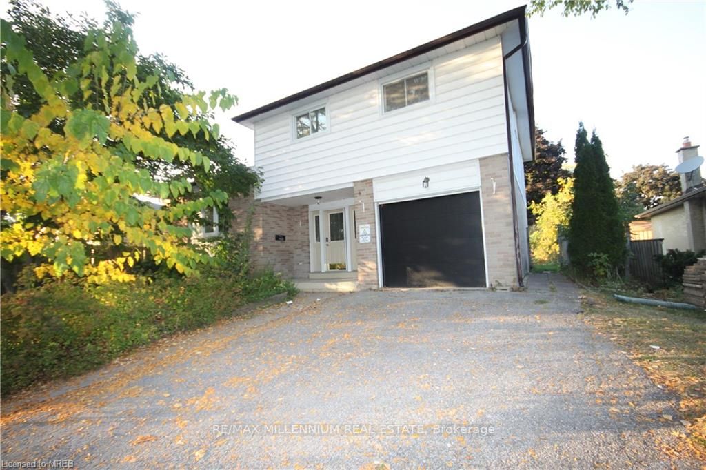 6 College Cres