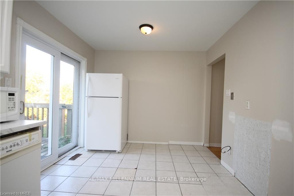 6 College Cres