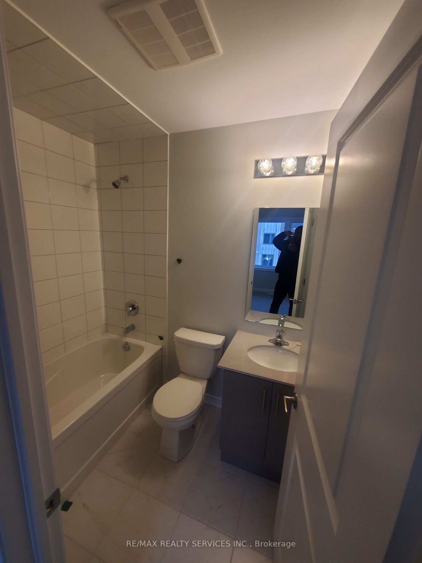 71 Winters Cres, #35