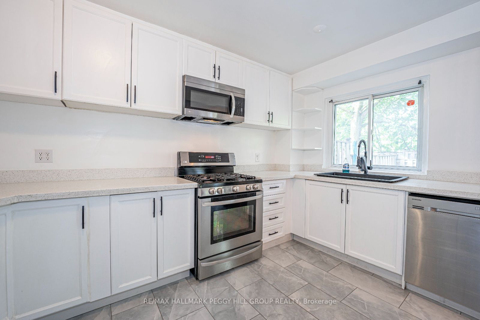 28 Donald St, #36