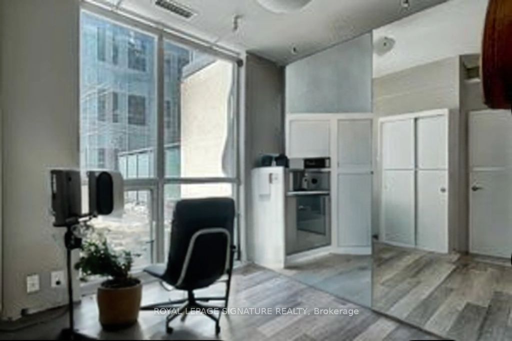111 Worsley St, #311