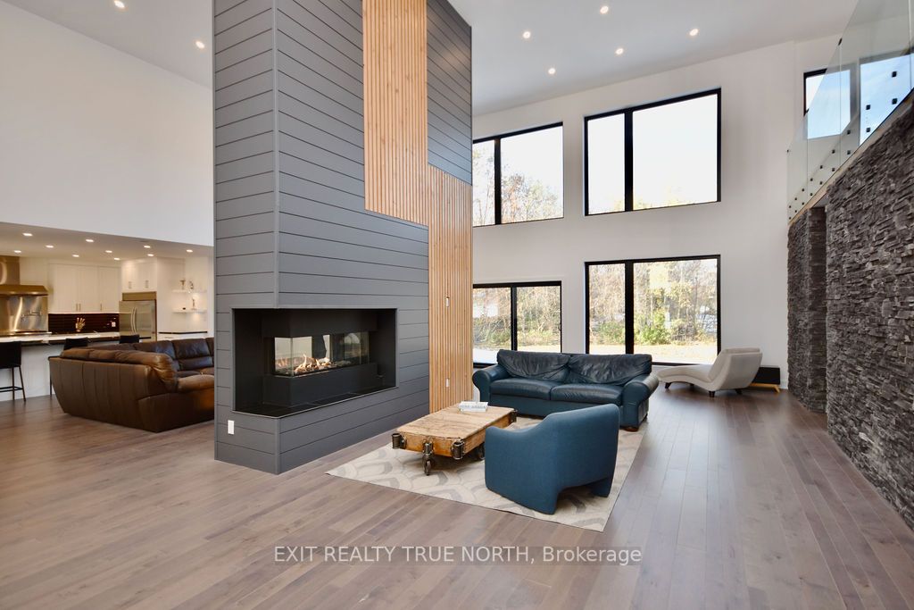 57 Glenhuron Dr