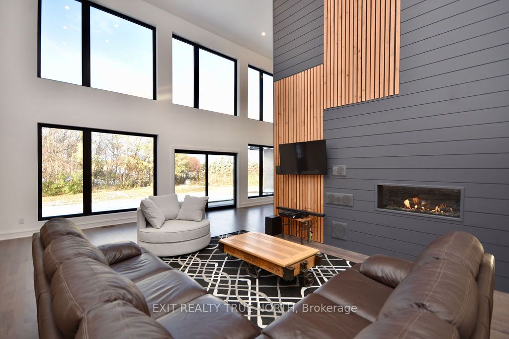 57 Glenhuron Dr
