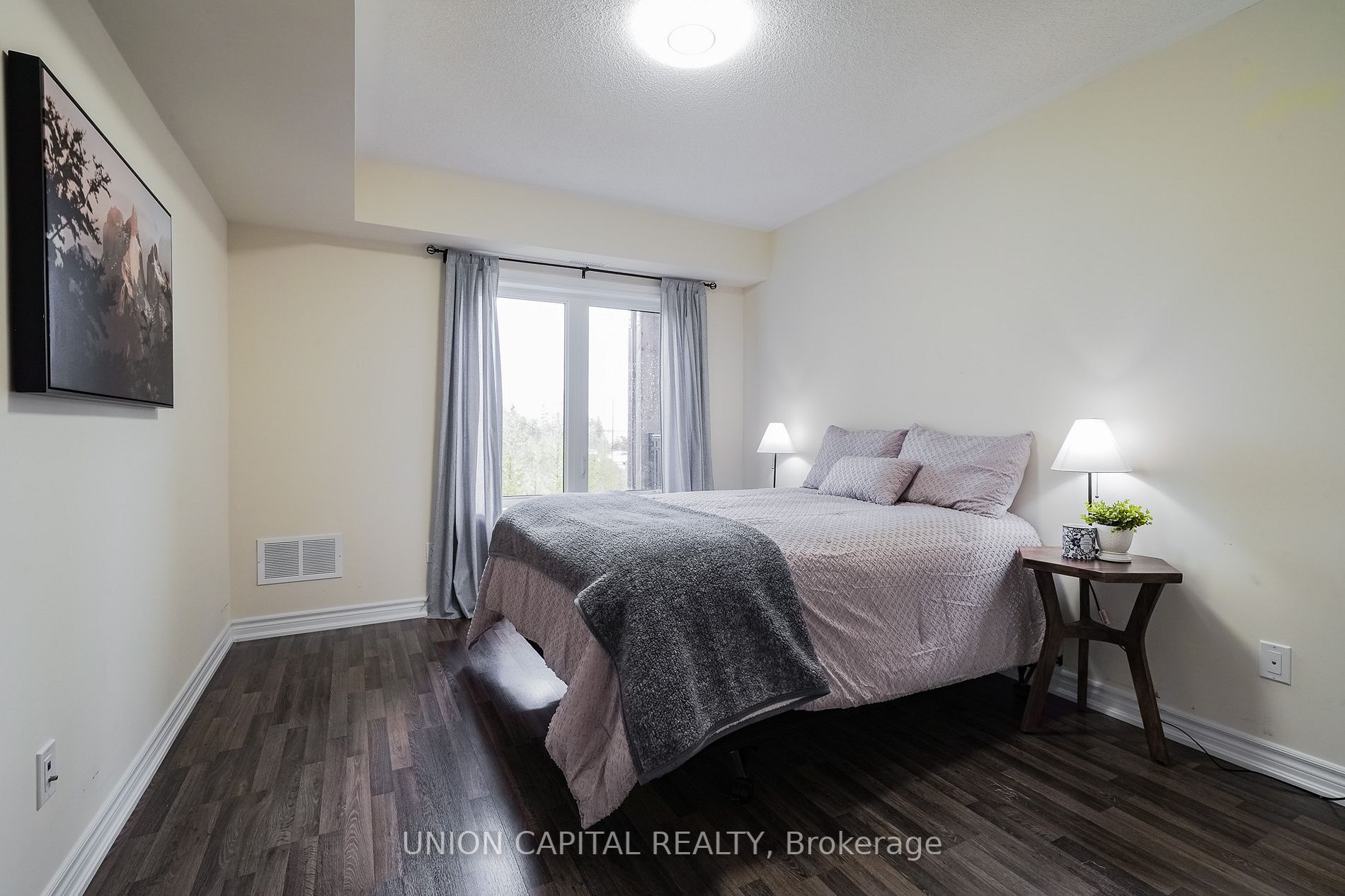 6 Anchorage Cres, #205