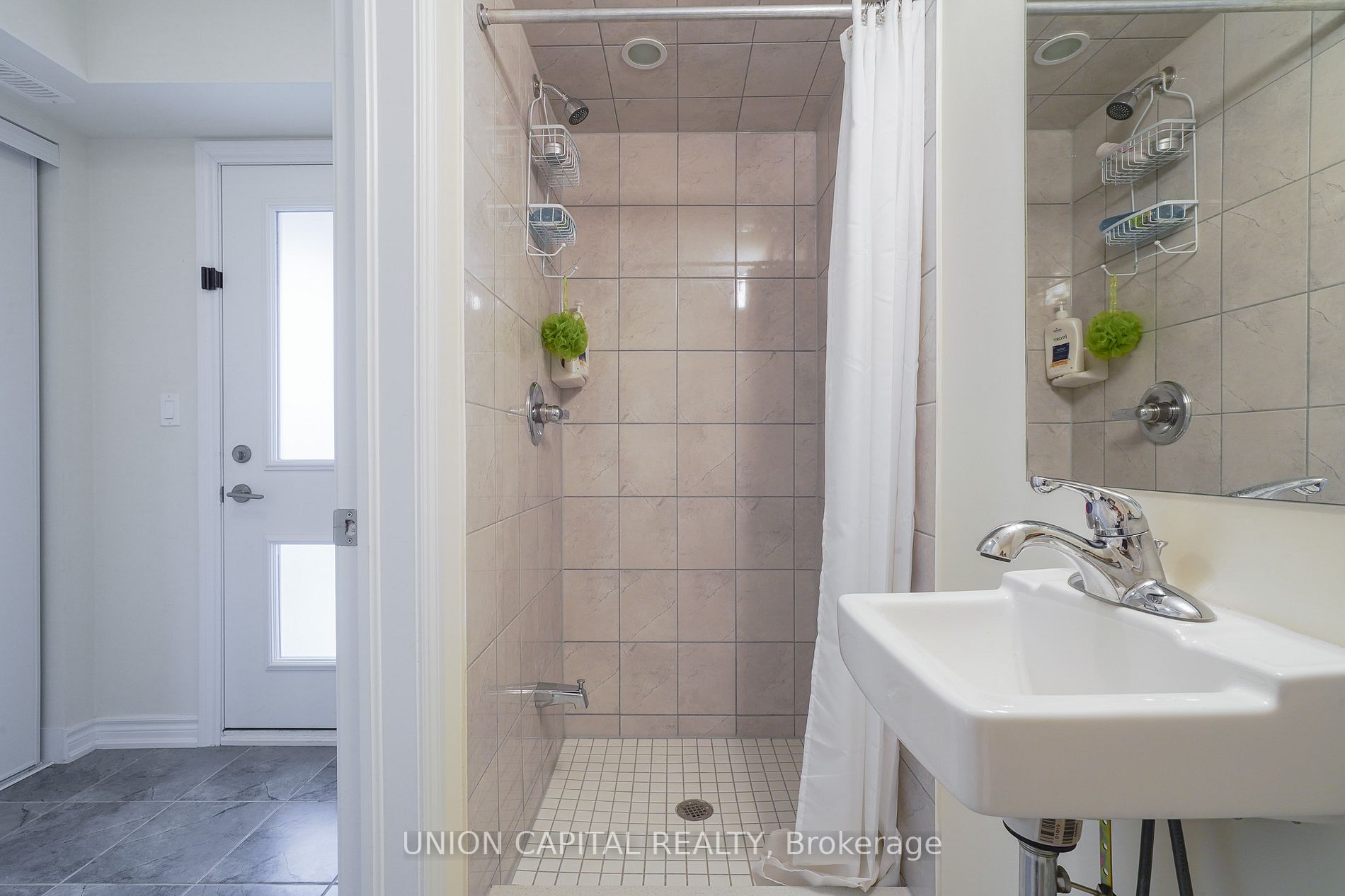 6 Anchorage Cres, #205