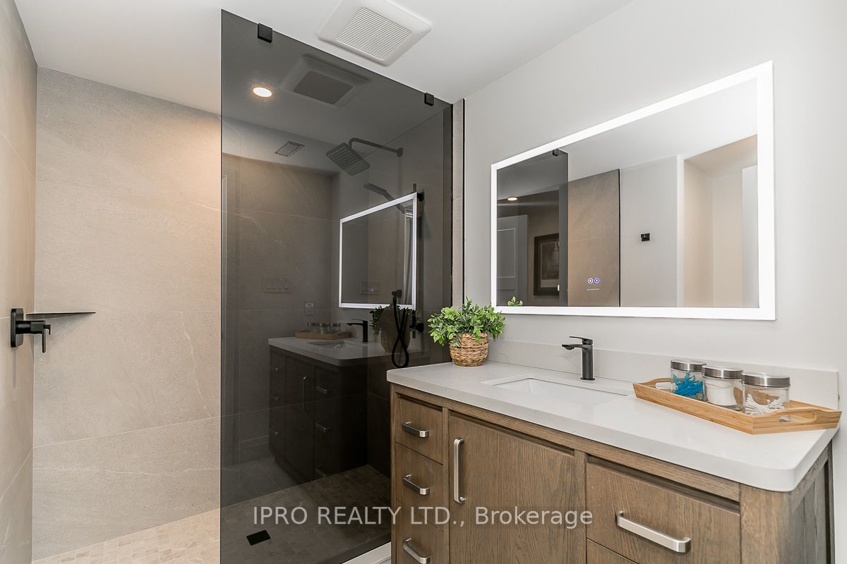 10 Golfview Dr