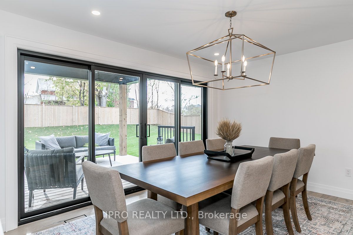 10 Golfview Dr