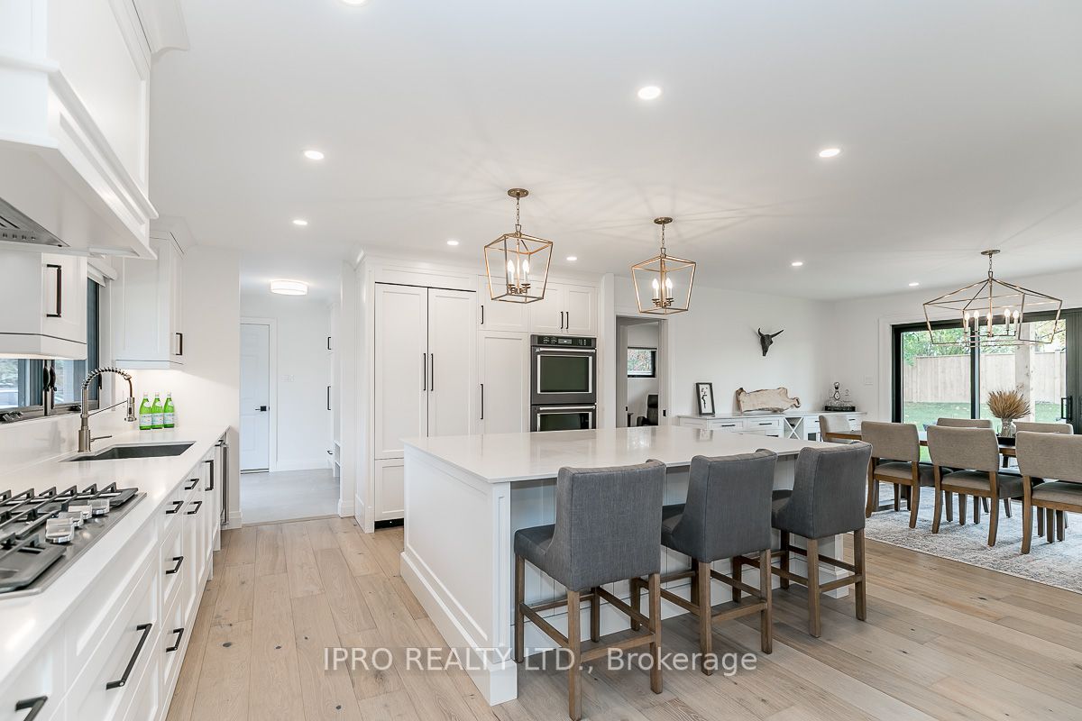 10 Golfview Dr