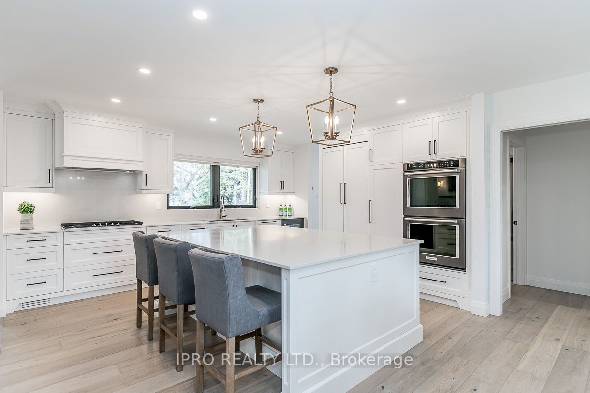 10 Golfview Dr