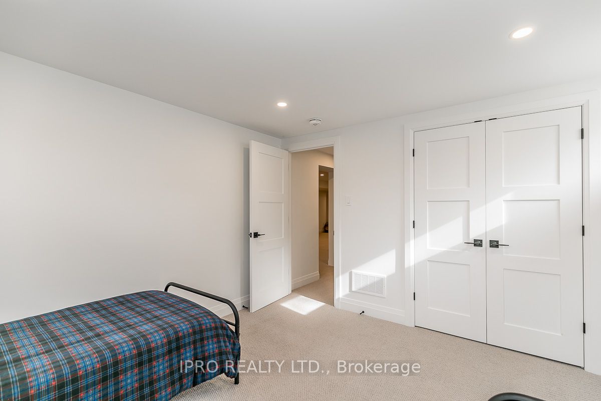 10 Golfview Dr