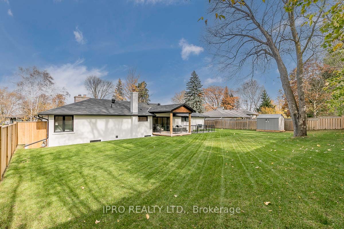 10 Golfview Dr