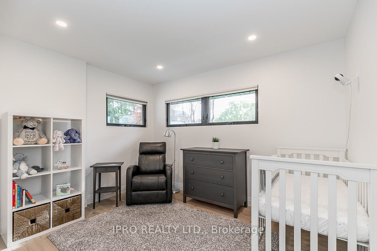 10 Golfview Dr