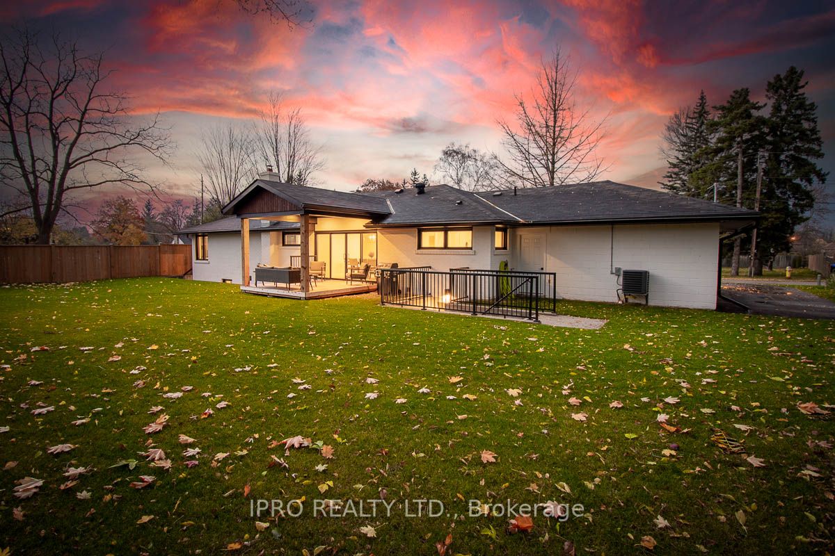 10 Golfview Dr