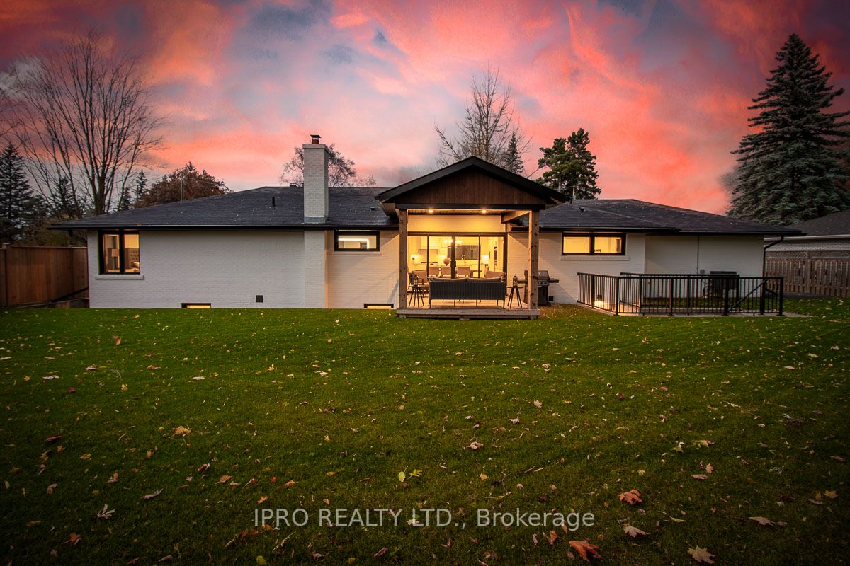 10 Golfview Dr