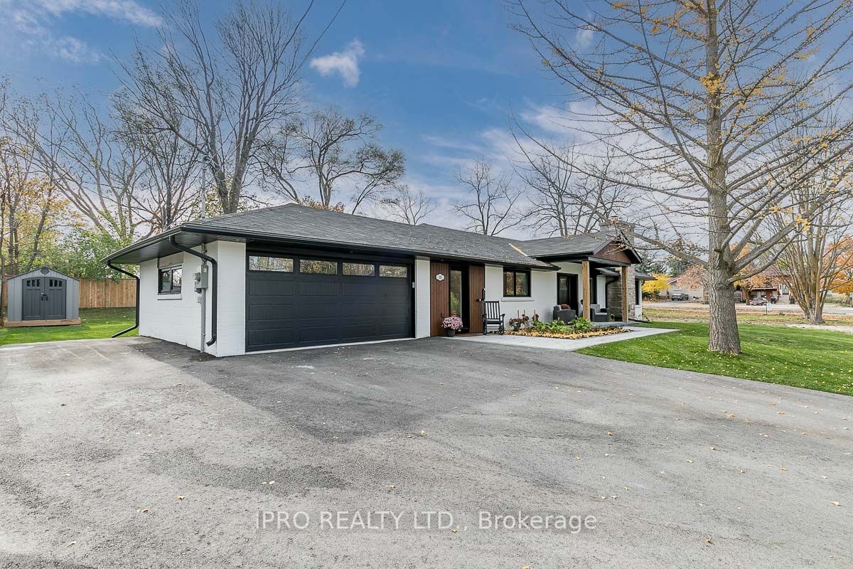 10 Golfview Dr
