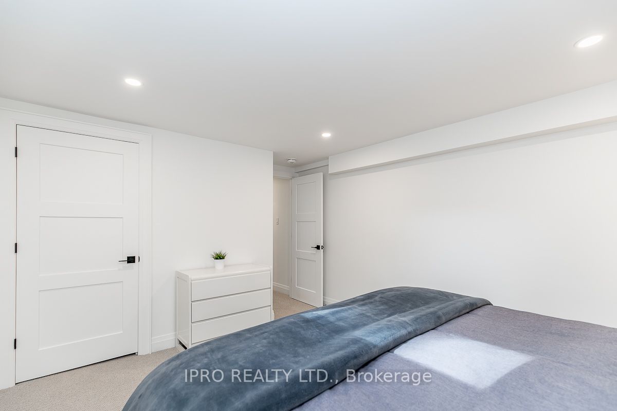 10 Golfview Dr