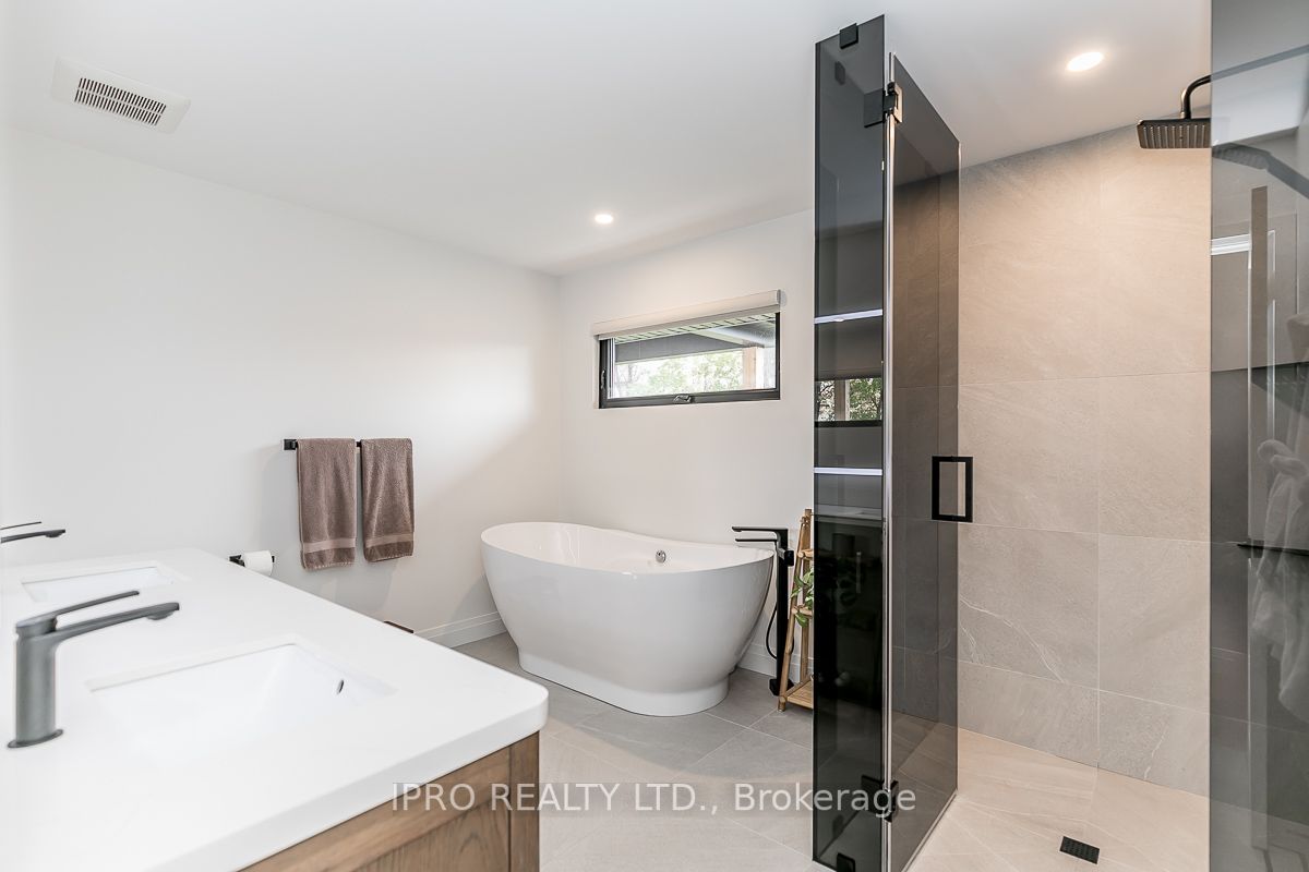10 Golfview Dr