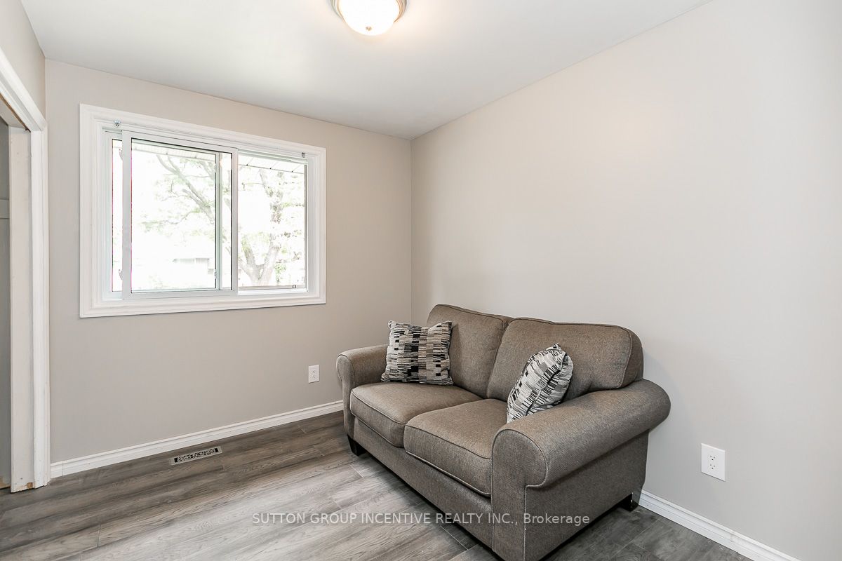 28 Harding Ave