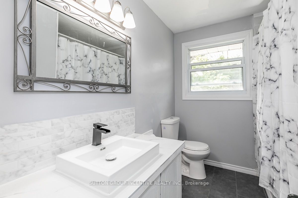 28 Harding Ave